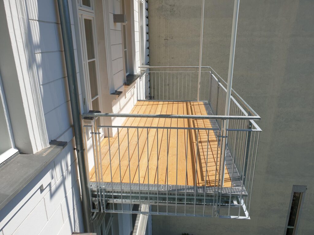 sos-galerie-balkone-2