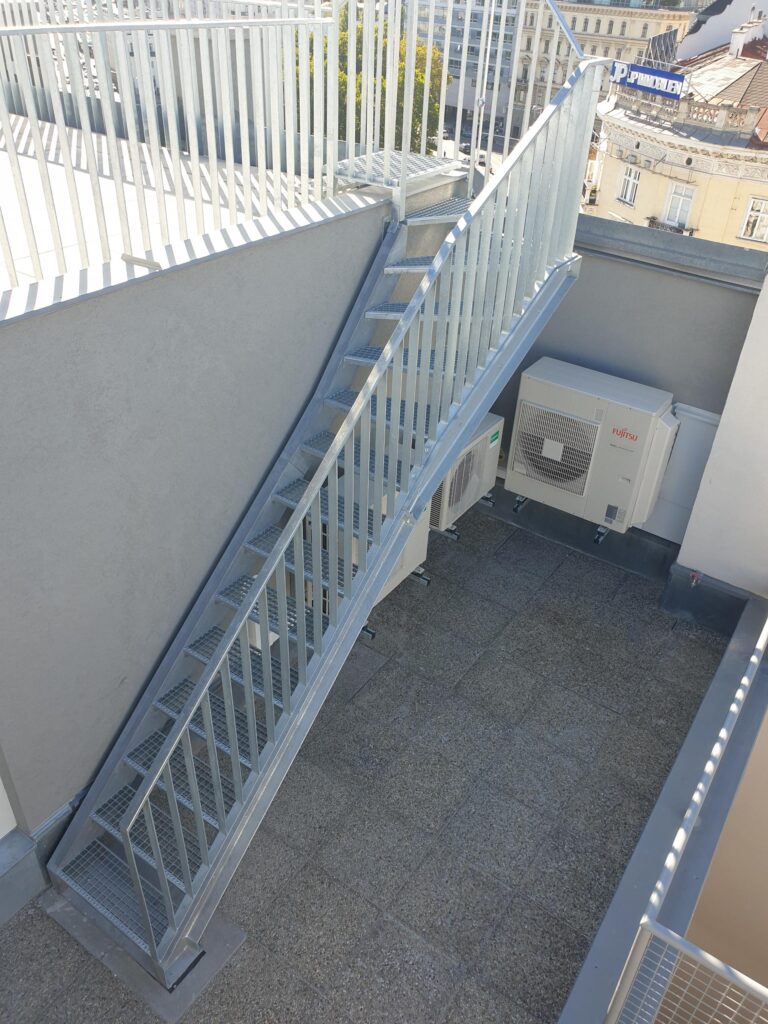 sos-galerie-karlplatz-stiege-7