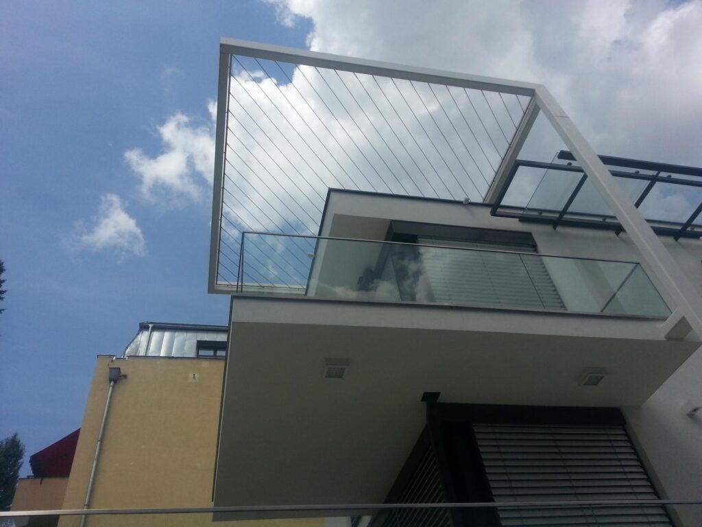 sos-galerie-trazerberggasse-glasgelaender-3